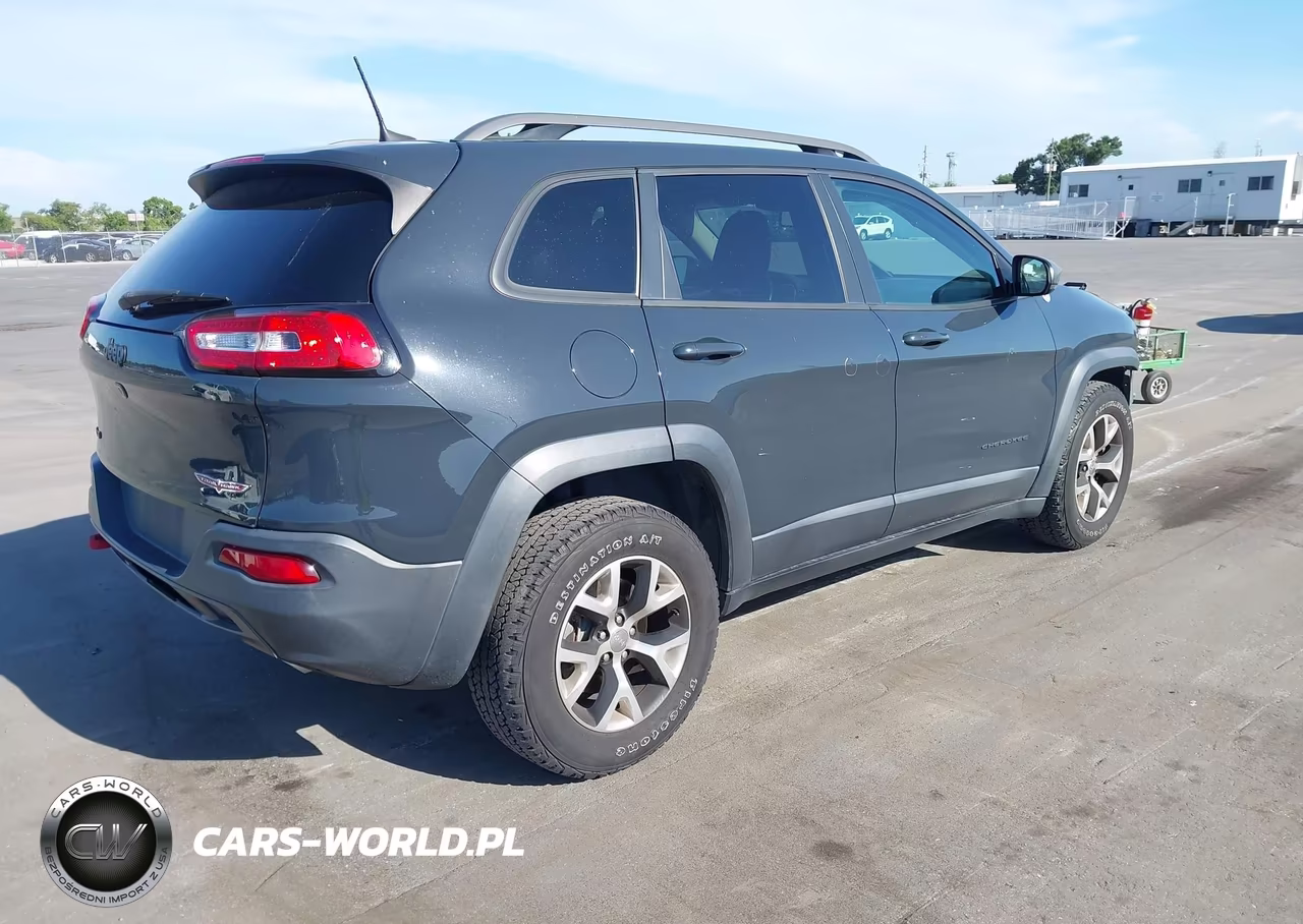 2017 Jeep Cherokee Trailhawk L Plus 4X4 VIN:1C4PJMBS5HW583448 - 4