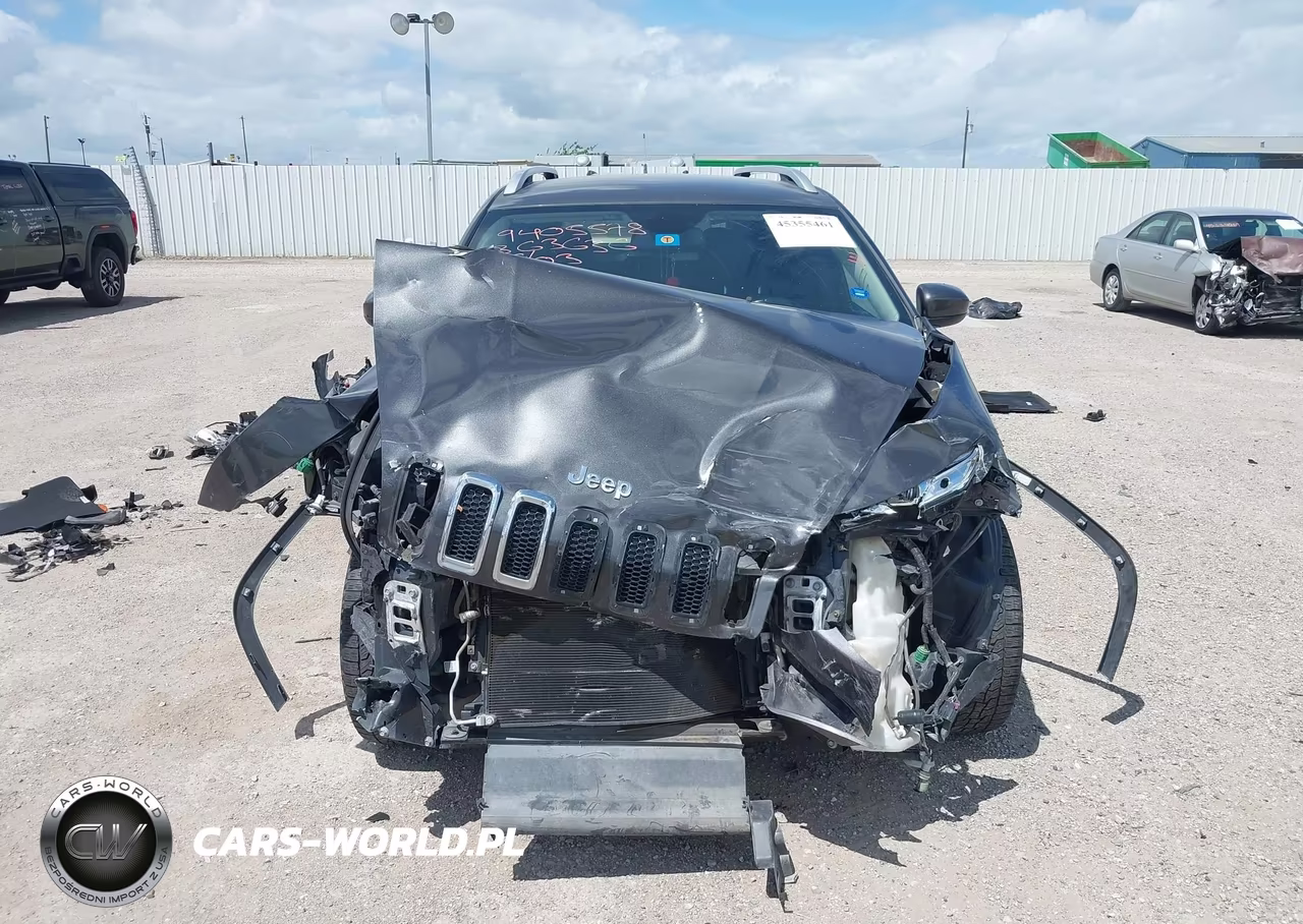2016 Jeep Cherokee Latitude VIN:1C4PJLCB3GW363636 - 13