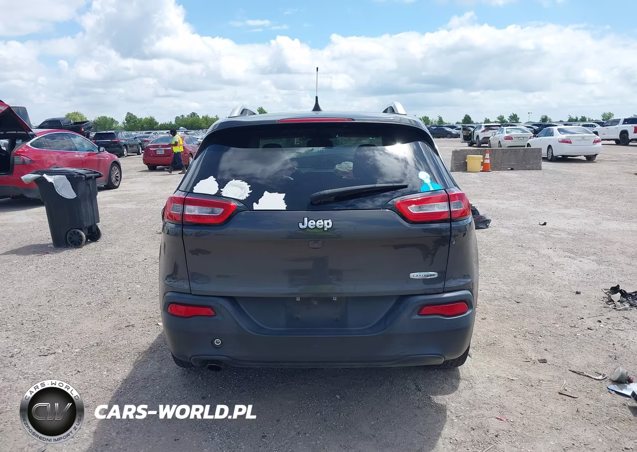 2016 Jeep Cherokee Latitude VIN:1C4PJLCB3GW363636 - 17