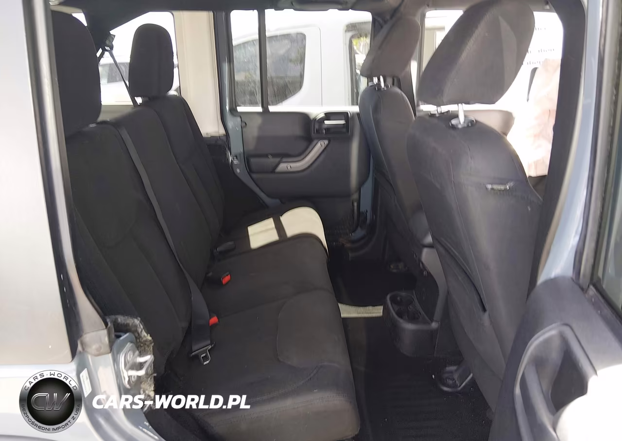 2014 Jeep Wrangler Unlimited Sport VIN:1C4HJWDG1EL284335 - 8