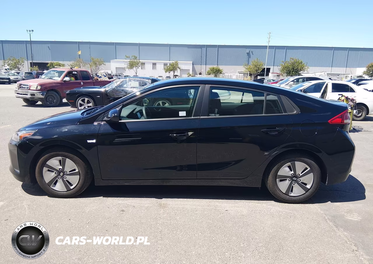 2018 Hyundai Ioniq Hybrid Blue VIN:KMHC65LC9JU076630 - 16