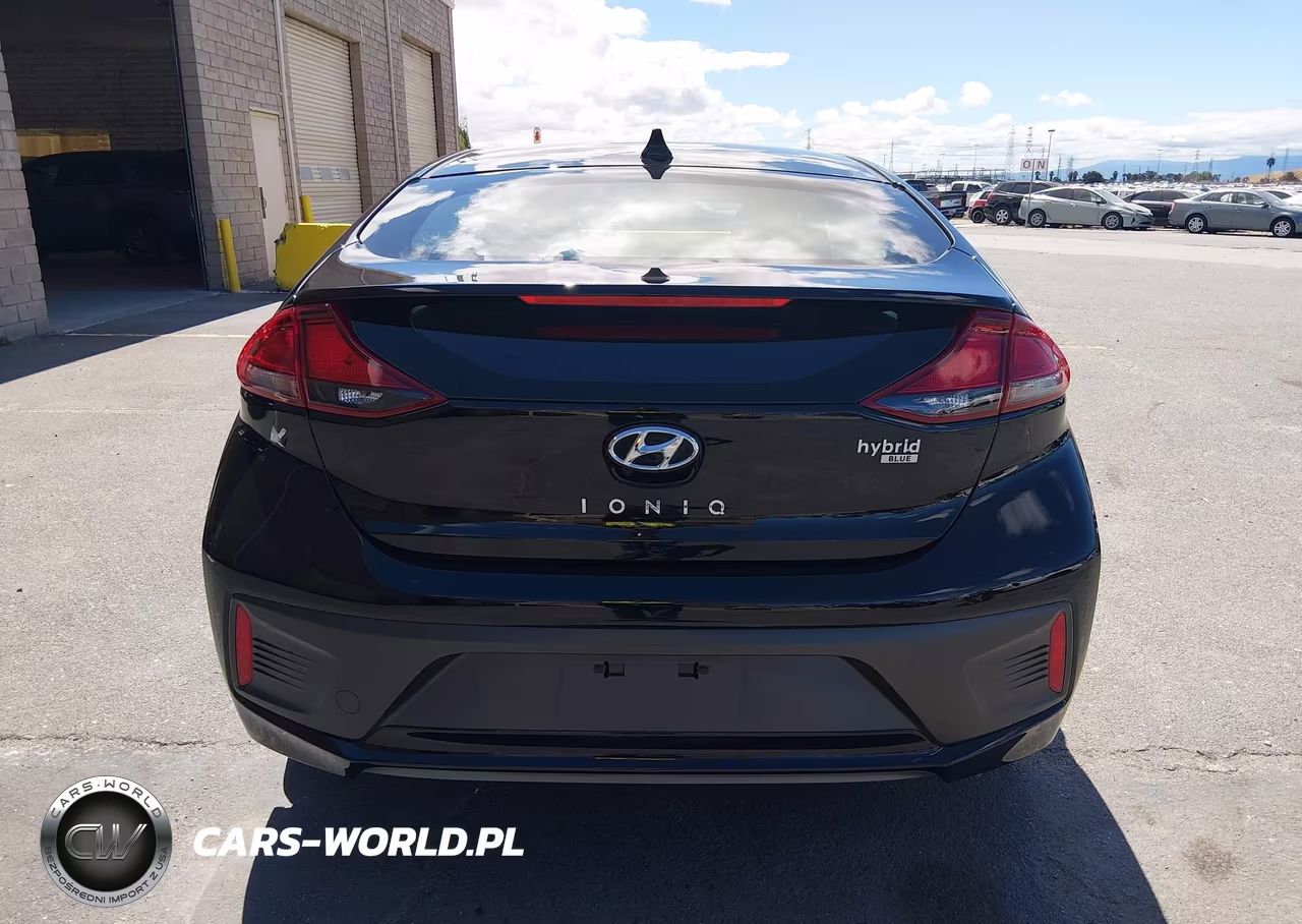 2018 Hyundai Ioniq Hybrid Blue VIN:KMHC65LC9JU076630 - 18