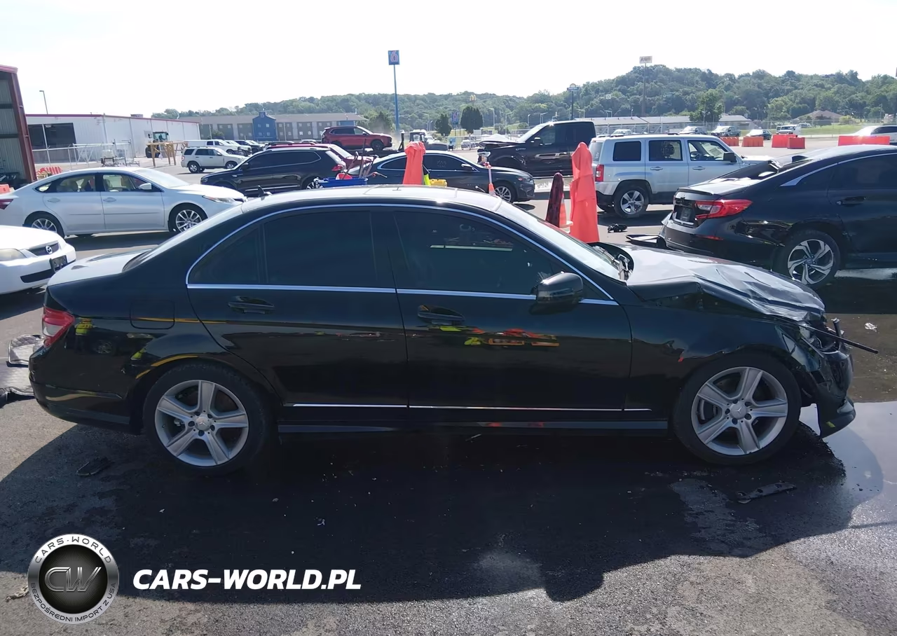 2011 Mercedes-Benz C 300 Luxury 4Matic-Sport 4Matic VIN:WDDGF8BB2BR144020 - 14