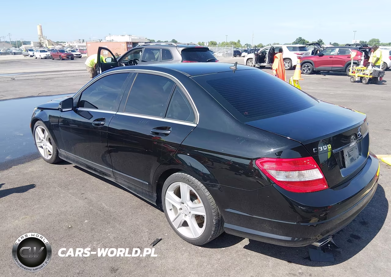 2011 Mercedes-Benz C 300 Luxury 4Matic-Sport 4Matic VIN:WDDGF8BB2BR144020 - 3