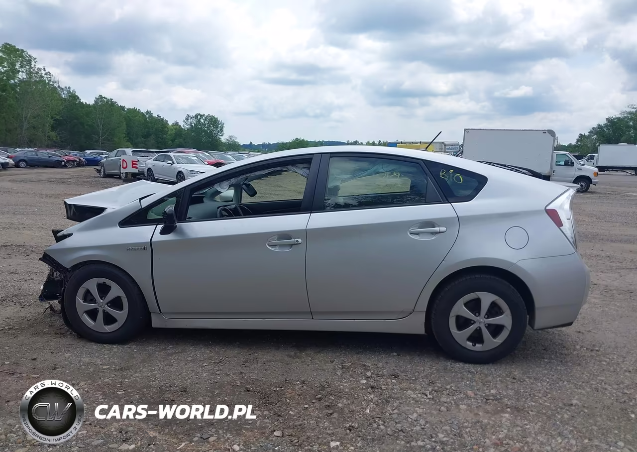 2013 Toyota Prius Four VIN:JTDKN3DU1D5629364 - 13