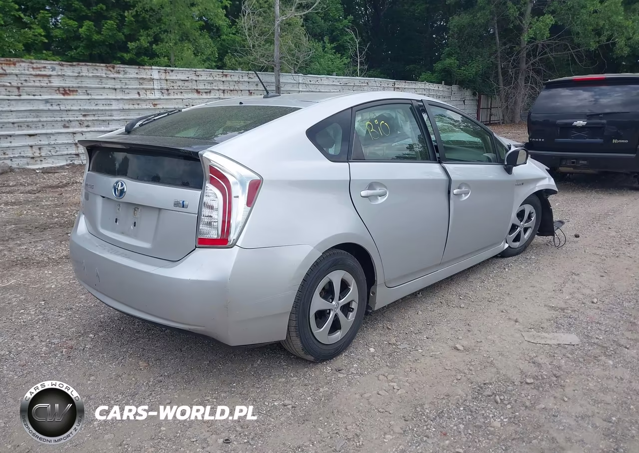 2013 Toyota Prius Four VIN:JTDKN3DU1D5629364 - 4