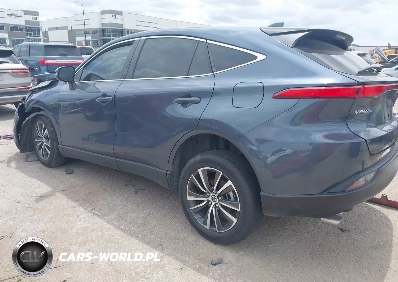 2023 Toyota Venza Le VIN:JTEAAAAH4PJ125837 - 3