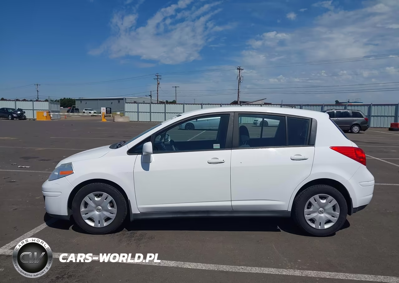 2010 Nissan Versa 1.8S VIN:3N1BC1CPXAL462149 - 17