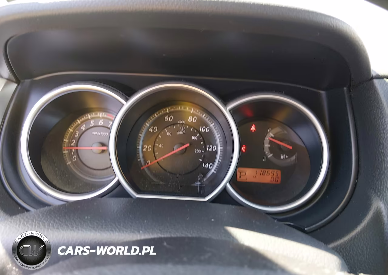 2010 Nissan Versa 1.8S VIN:3N1BC1CPXAL462149 - 7