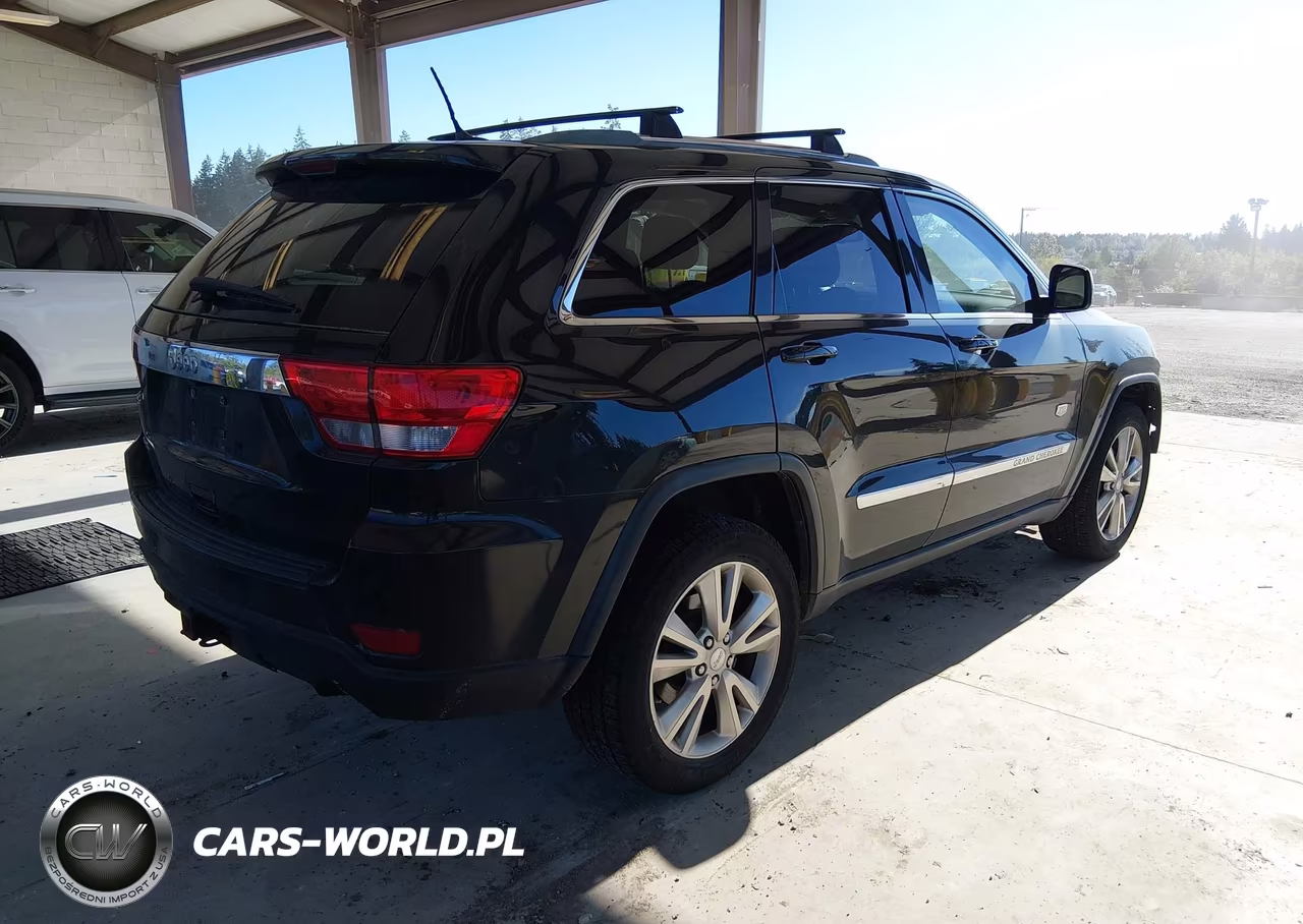 2011 Jeep Grand Cherokee Laredo VIN:1J4RR4GG5BC676222 - 4