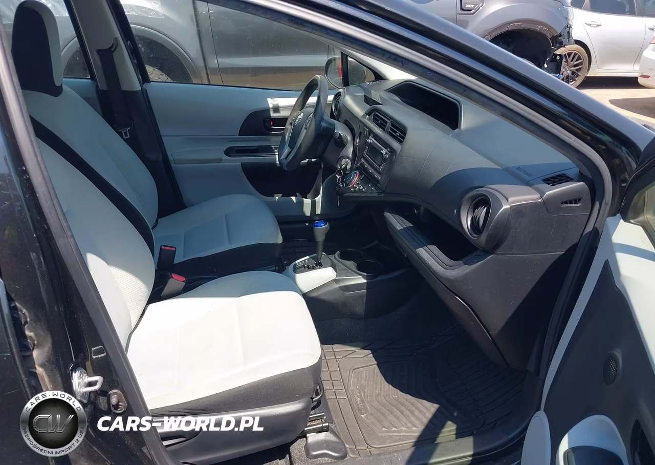 2013 Toyota Prius C One VIN:JTDKDTB31D1042358 - 5