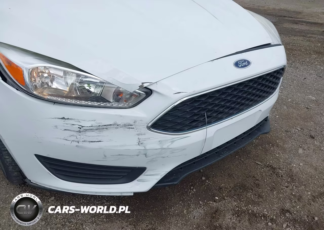 2017 Ford Focus Se VIN:1FADP3K23HL299092 - 6