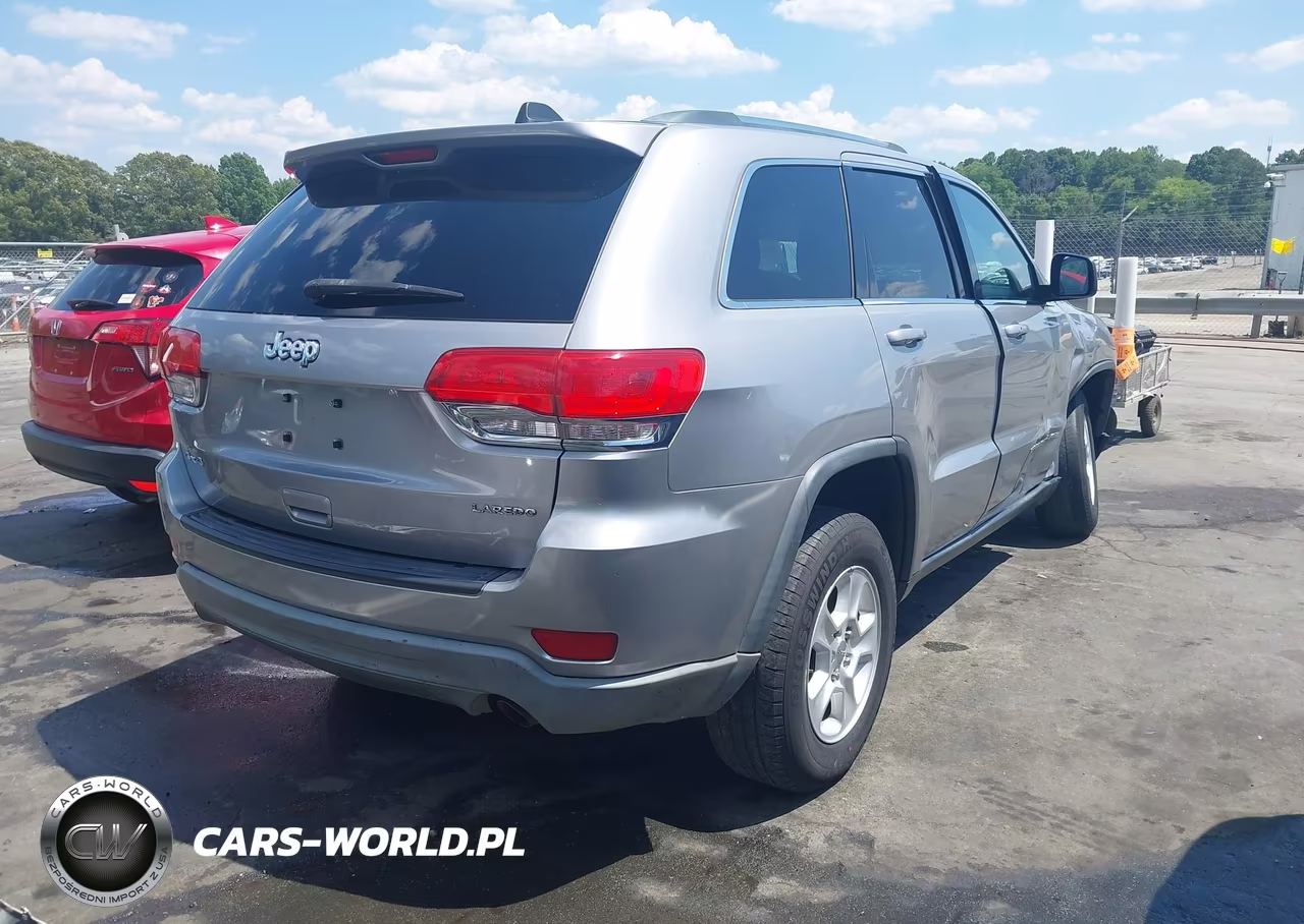 2015 Jeep Grand Cherokee Laredo VIN:1C4RJFAG2FC116861 - 4