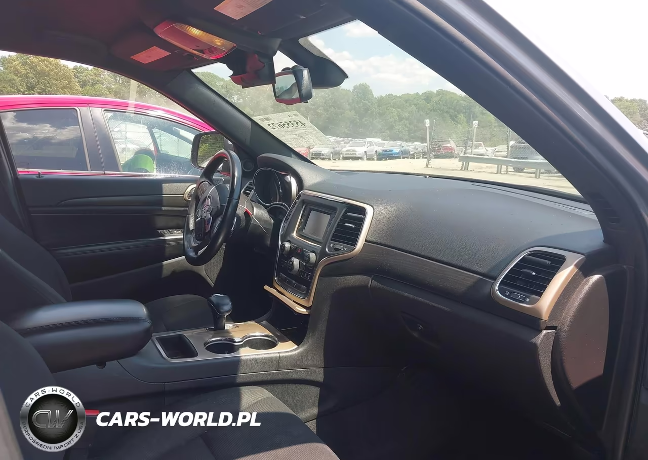 2015 Jeep Grand Cherokee Laredo VIN:1C4RJFAG2FC116861 - 5
