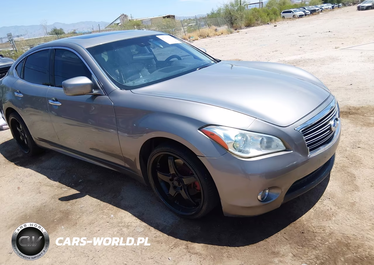2011 Infiniti M37