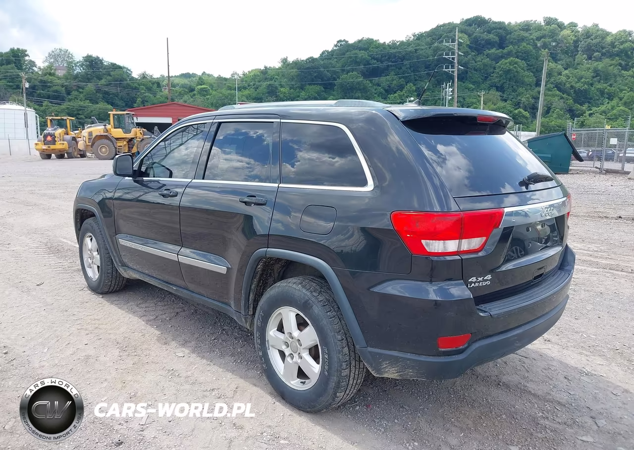 2012 Jeep Grand Cherokee Laredo VIN:1C4RJFAG3CC255943 - 3