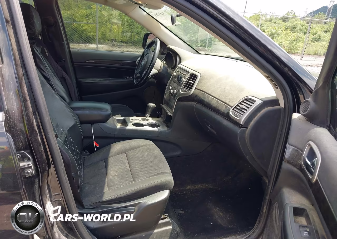 2012 Jeep Grand Cherokee Laredo VIN:1C4RJFAG3CC255943 - 5