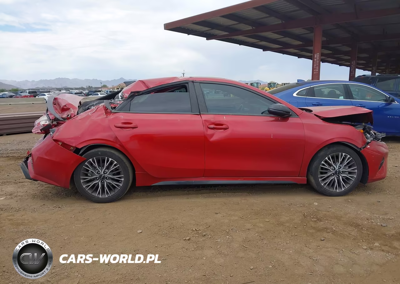 2024 Kia Forte Gt-Line VIN:3KPF54AD2RE824140 - 13