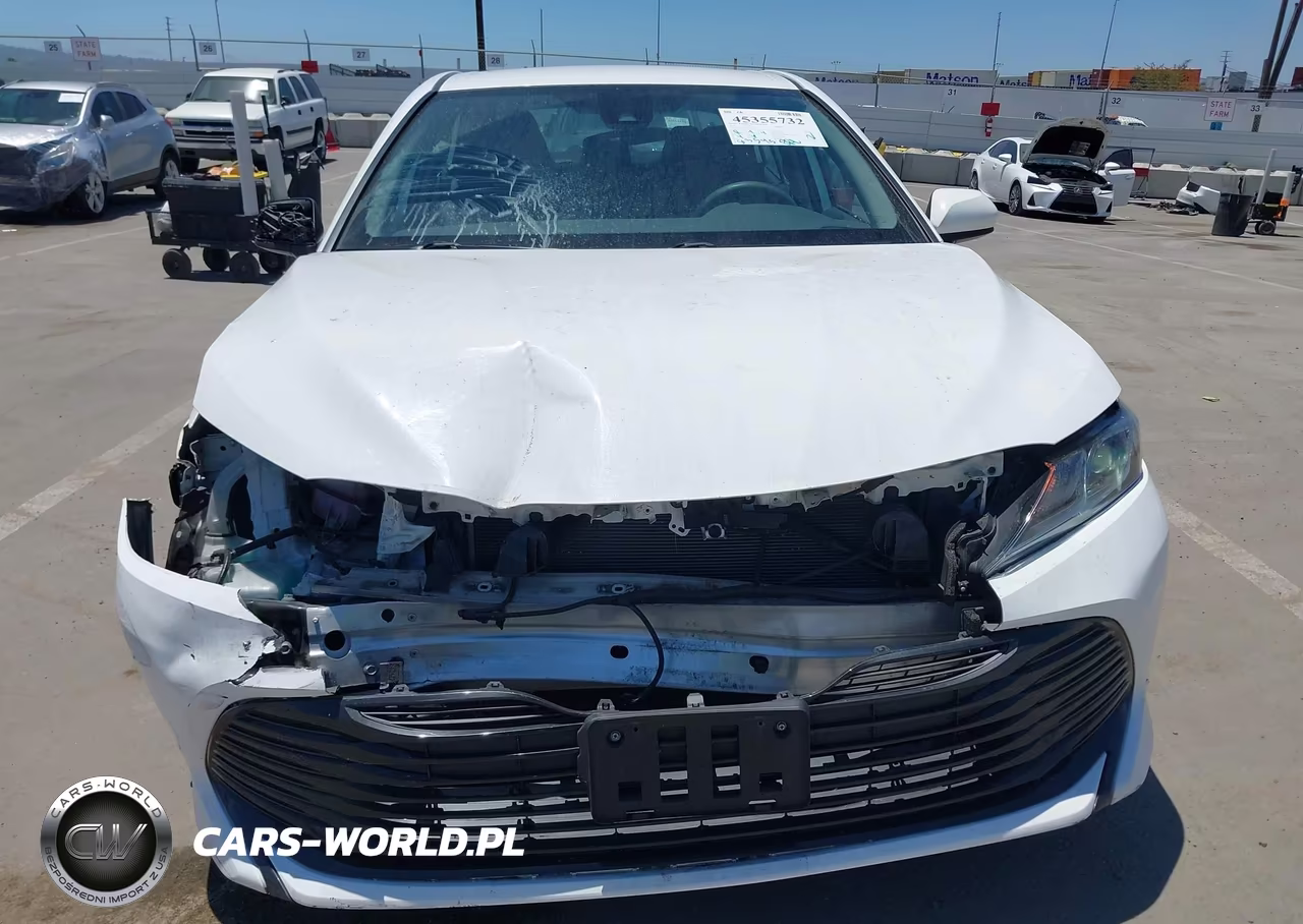 2020 Toyota Camry Le VIN:4T1C11AK5LU335554 - 13