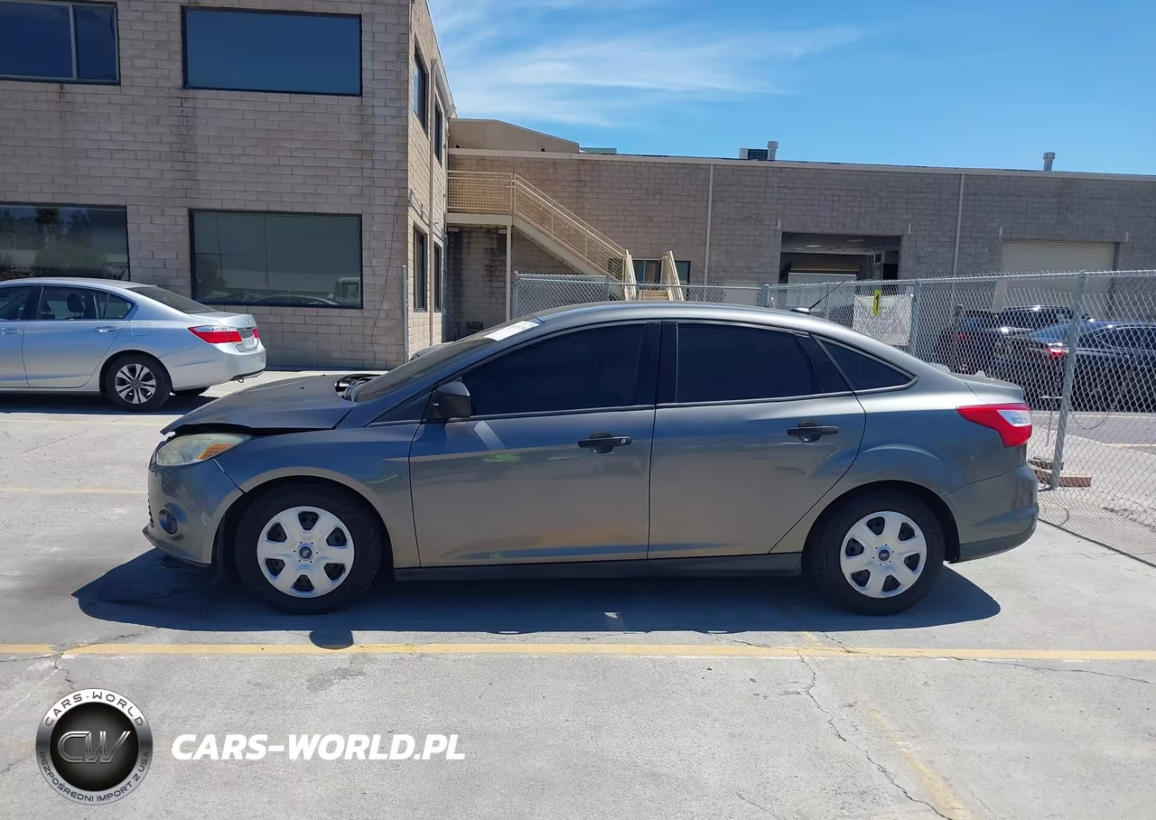 2013 Ford Focus S VIN:1FADP3E22DL277705 - 15