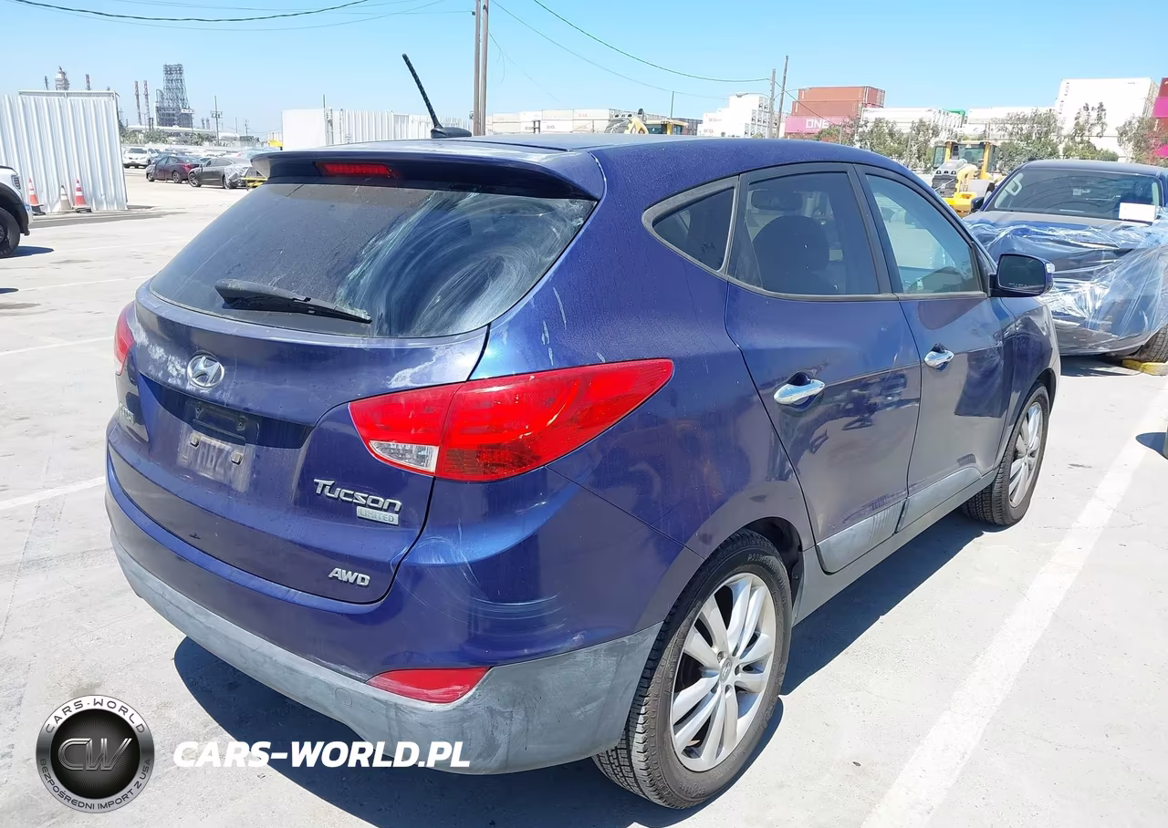 2011 Hyundai Tucson Limited VIN:KM8JUCACXBU141426 - 4