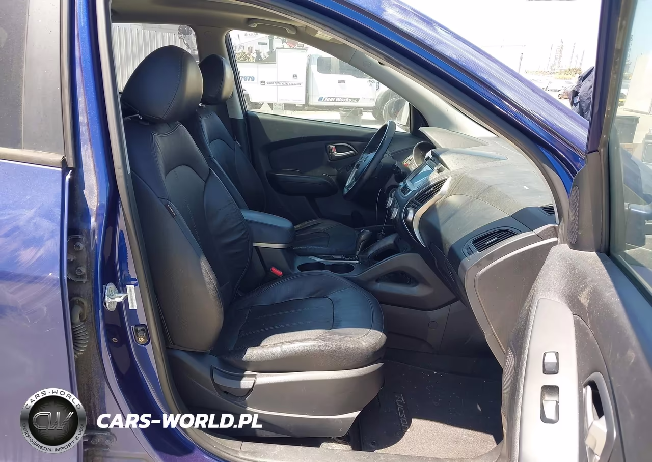 2011 Hyundai Tucson Limited VIN:KM8JUCACXBU141426 - 5