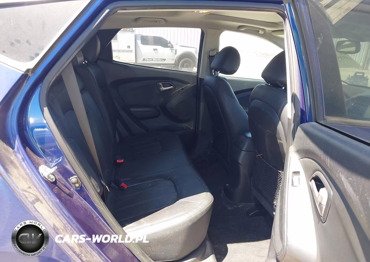 2011 Hyundai Tucson Limited VIN:KM8JUCACXBU141426 - 8