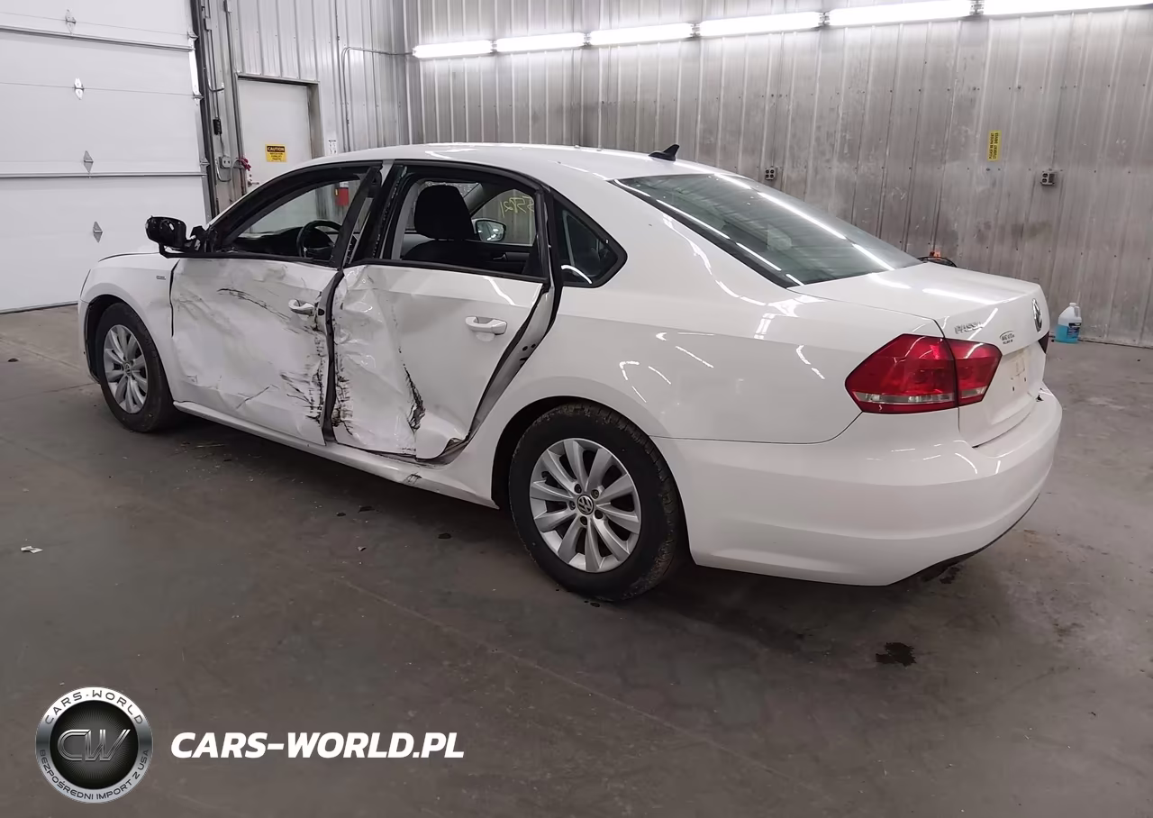 2014 Volkswagen Passat 1.8T Wolfsburg Edition VIN:1VWAT7A3XEC086885 - 3