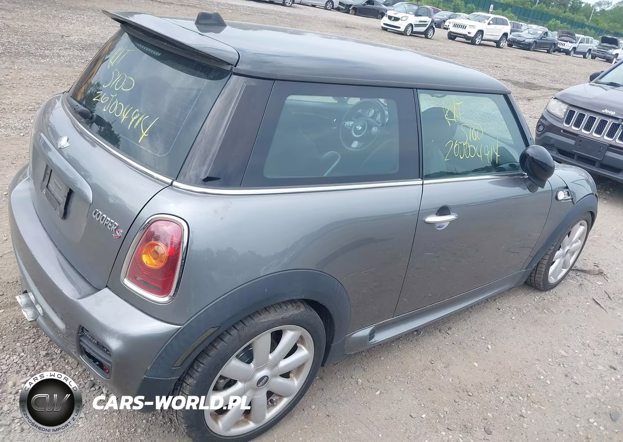 2008 Mini Cooper S VIN:WMWMF73508TT91870 - 4