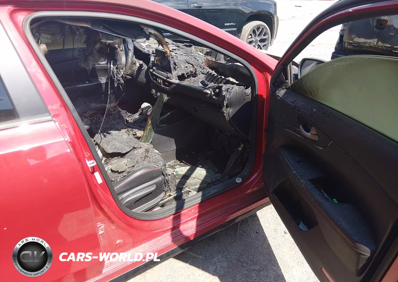 2021 Kia Forte Gt VIN:3KPF44AC9ME318422 - 5