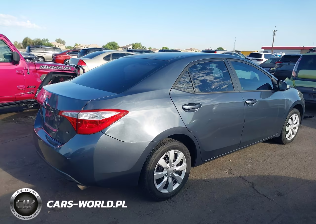 2016 Toyota Corolla Le VIN:5YFBURHE2GP532223 - 4
