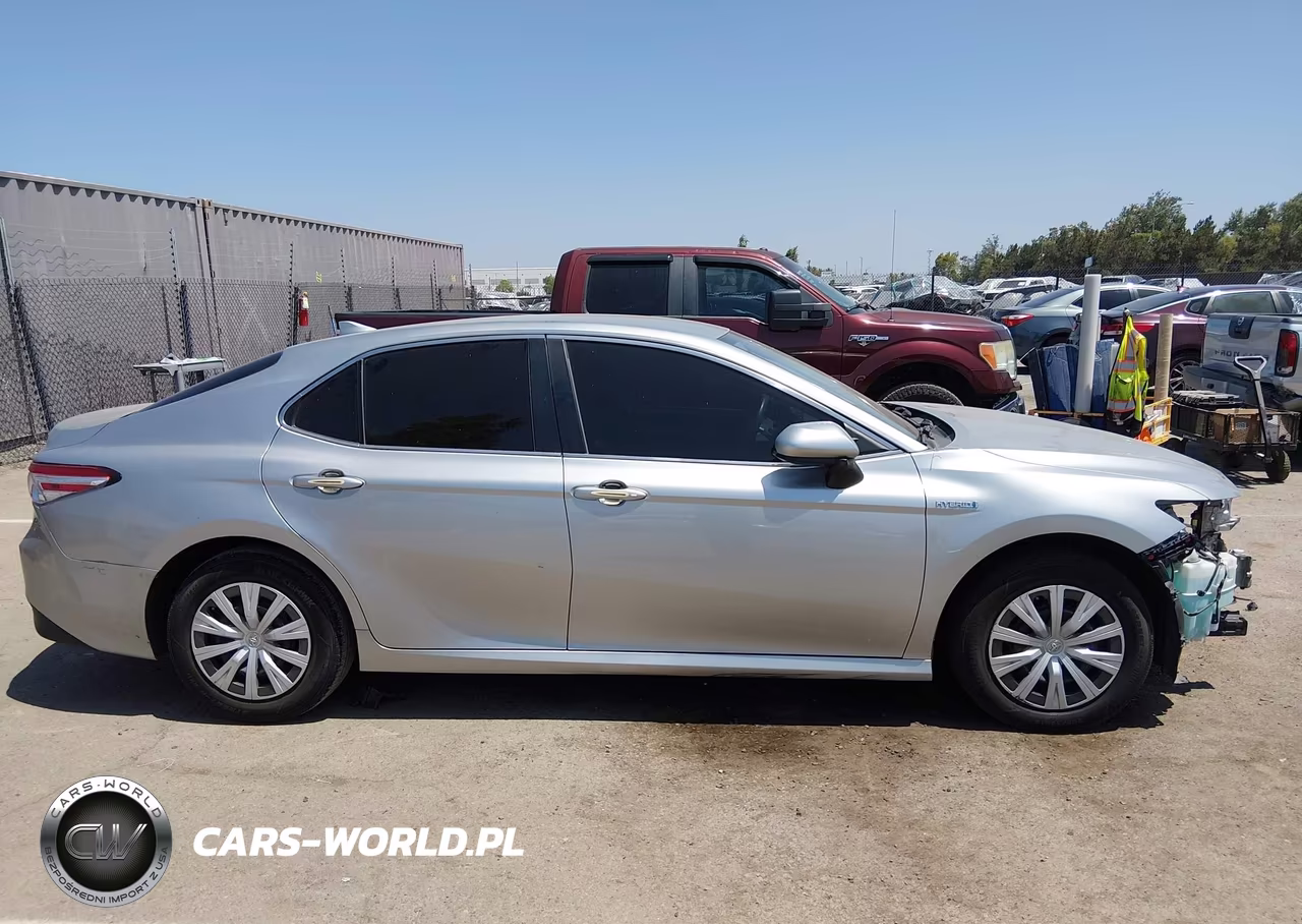 2020 Toyota Camry Le Hybrid VIN:4T1C31AK4LU521757 - 14