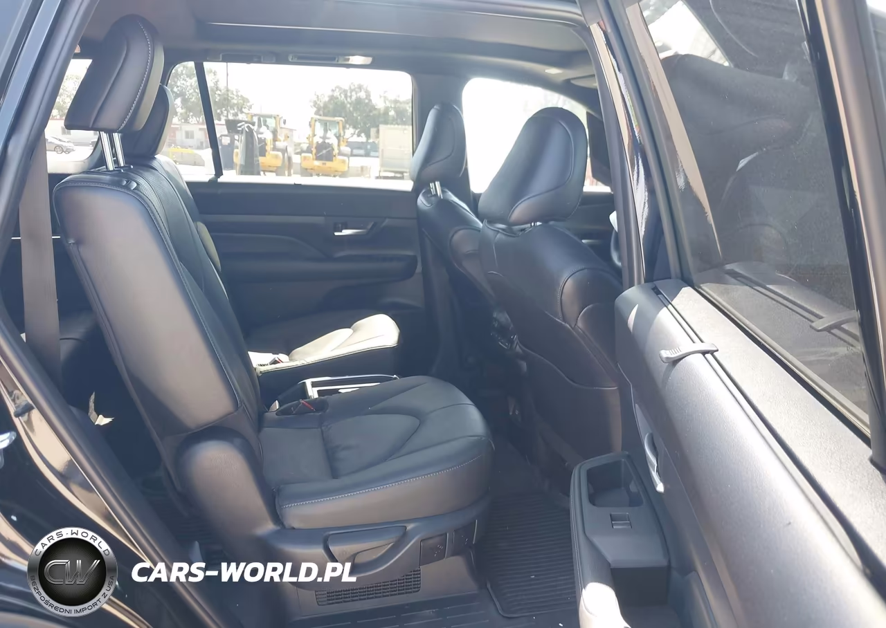 2026 Toyota Grand Highlander Hybrid Nightshade Edition VIN:5TDACAB52TS076928 - 8