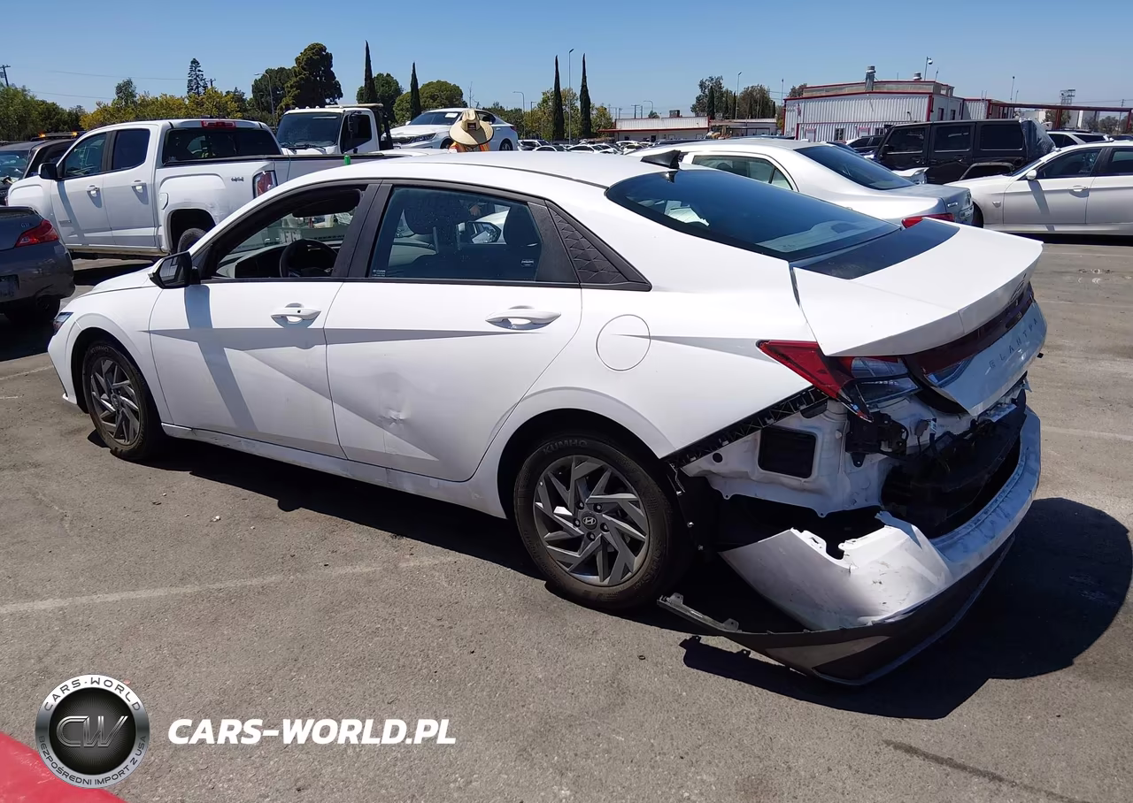 2024 Hyundai Elantra Sel VIN:KMHLM4DG8RU777107 - 3