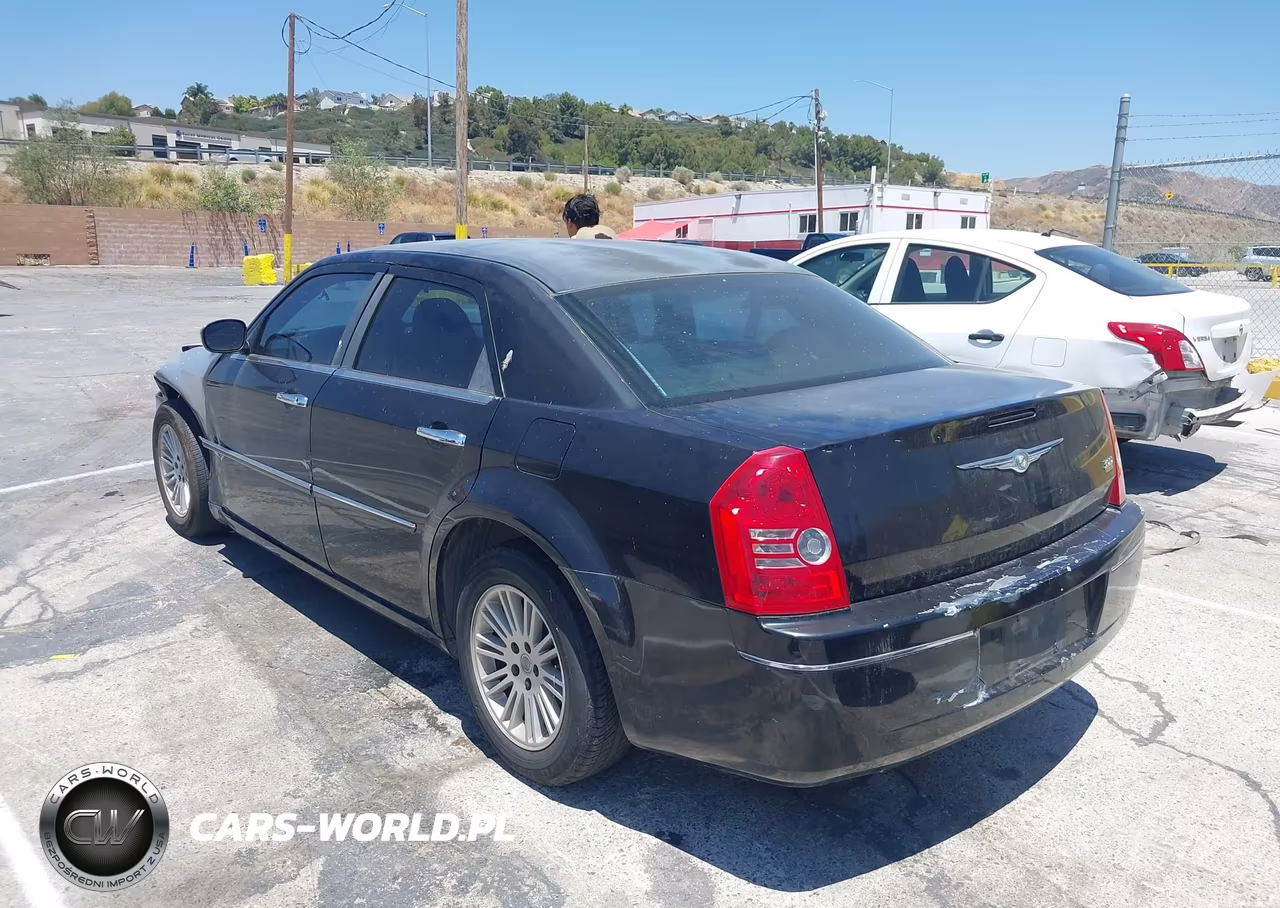 2010 Chrysler 300 Touring VIN:2C3CA4CD4AH185364 - 3