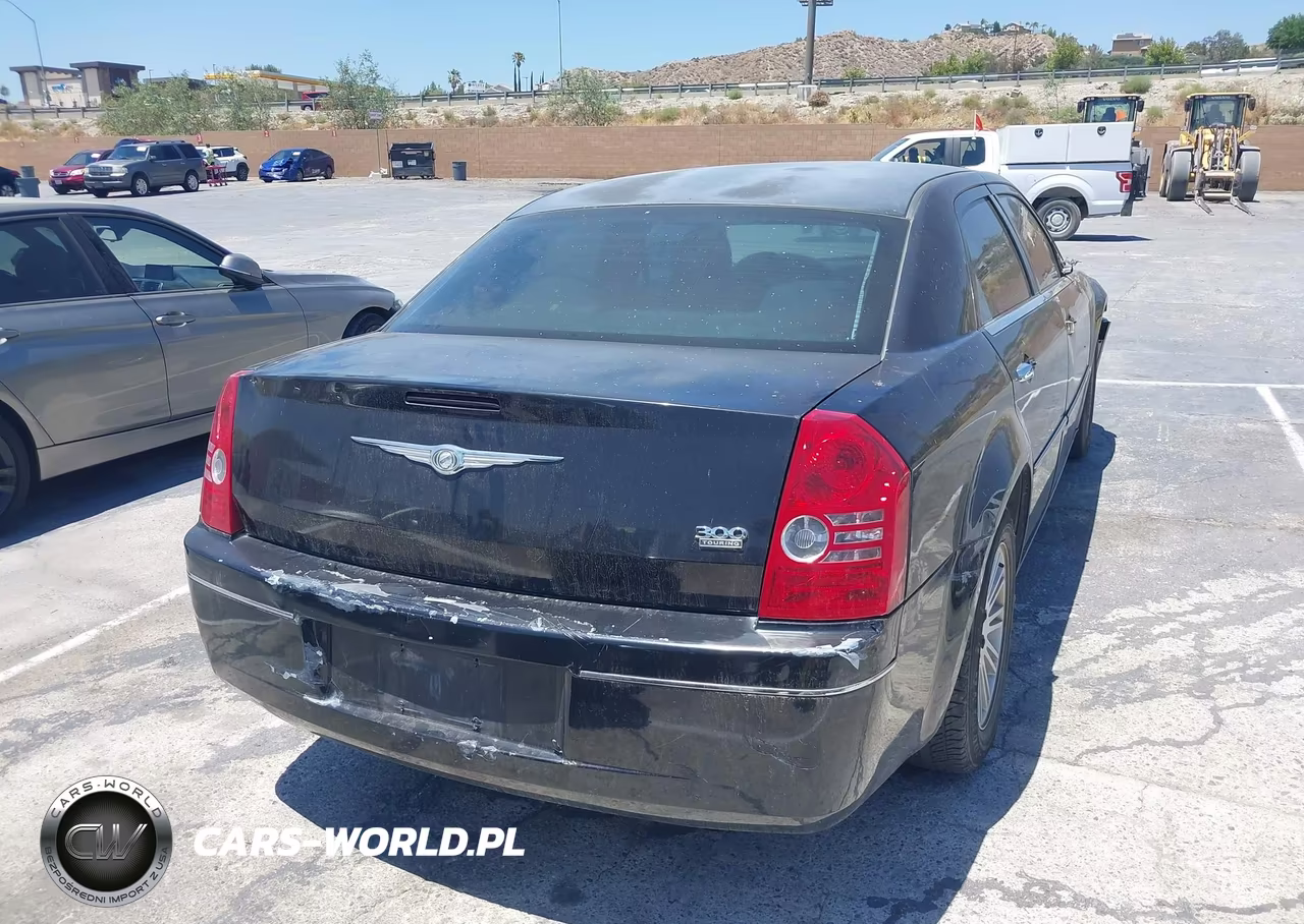 2010 Chrysler 300 Touring VIN:2C3CA4CD4AH185364 - 4