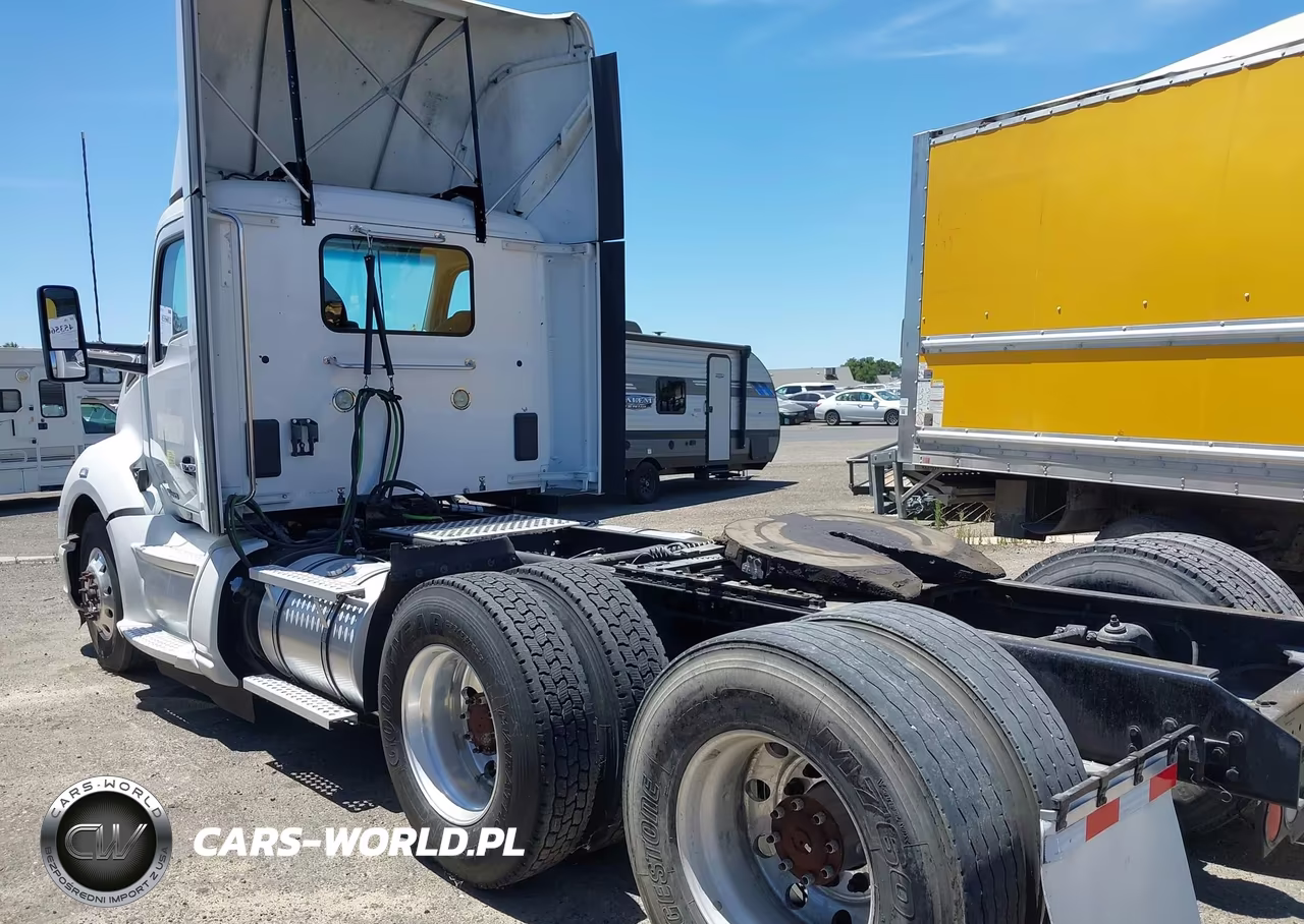 2019 Kenworth T680 VIN:1XKYD49X2KJ219560 - 14