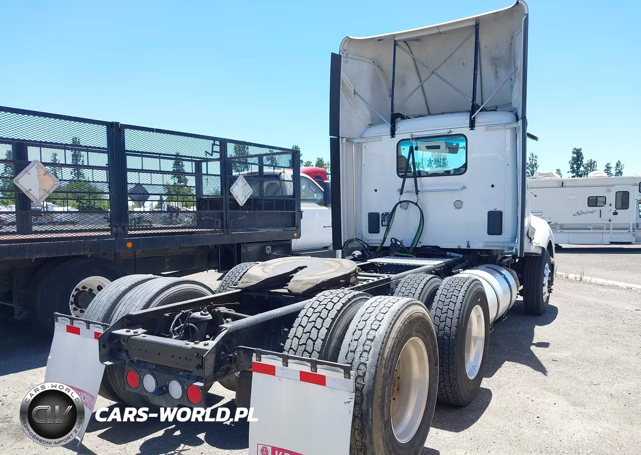 2019 Kenworth T680 VIN:1XKYD49X2KJ219560 - 4