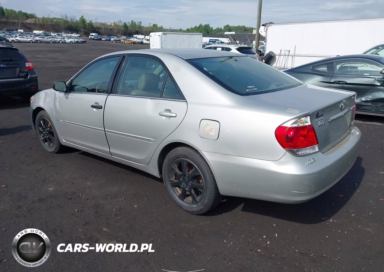 2005 Toyota Camry Xle V6 VIN:4T1BF30K65U084184 - 3