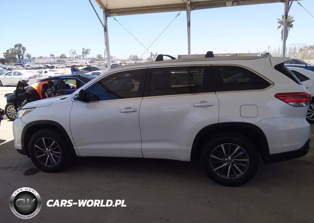 2017 Toyota Highlander Xle VIN:5TDKZRFH8HS511237 - 16