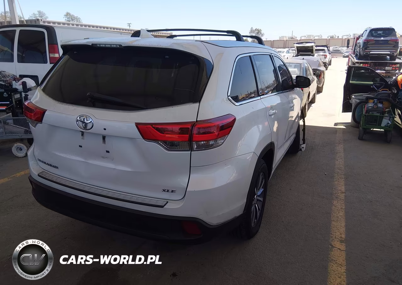 2017 Toyota Highlander Xle VIN:5TDKZRFH8HS511237 - 4