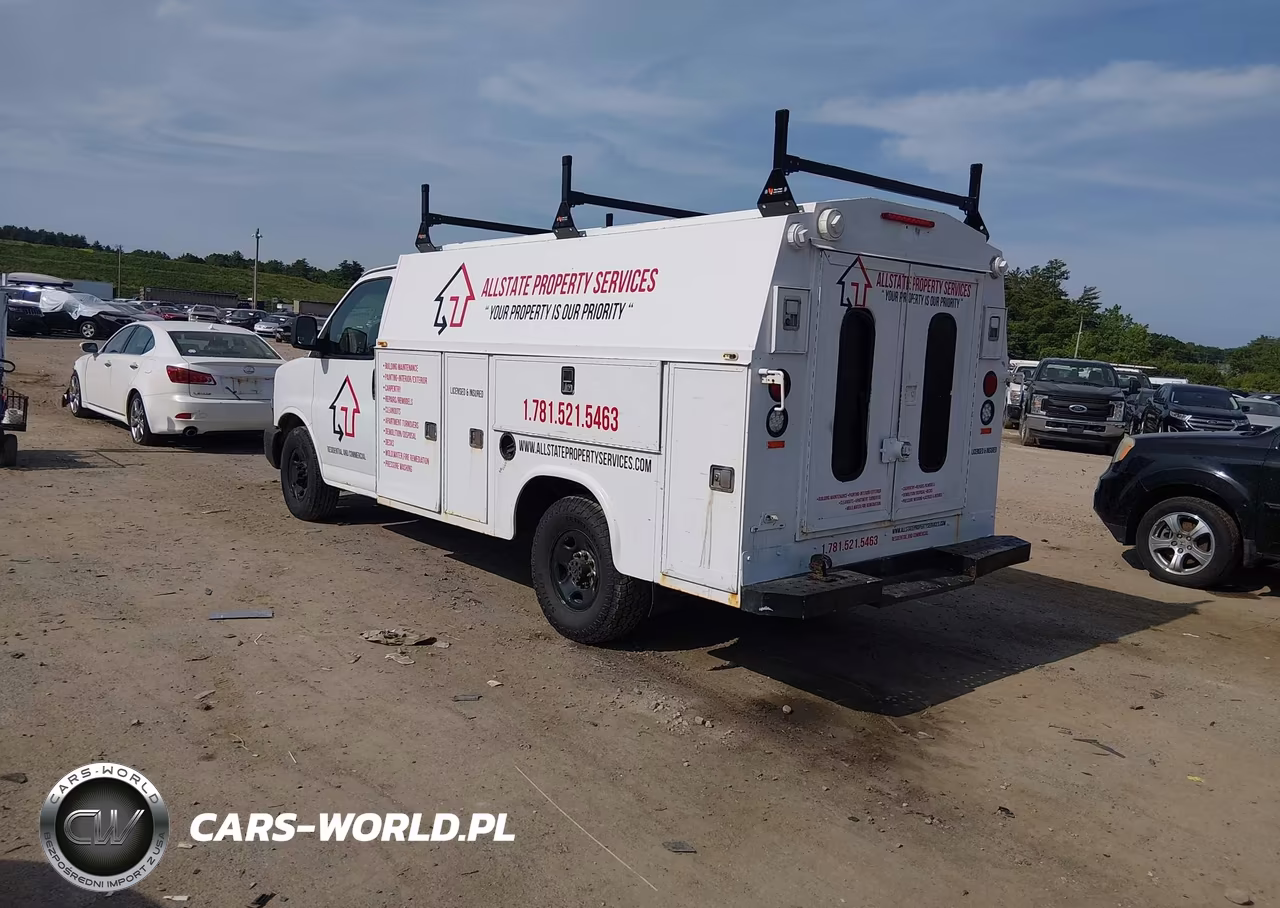 2003 Chevrolet Express Cutaway VIN:1GBHG31U331179932 - 3