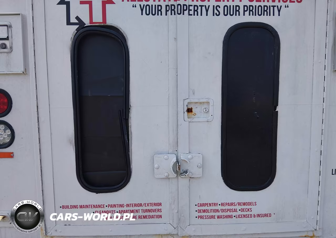 2003 Chevrolet Express Cutaway VIN:1GBHG31U331179932 - 7