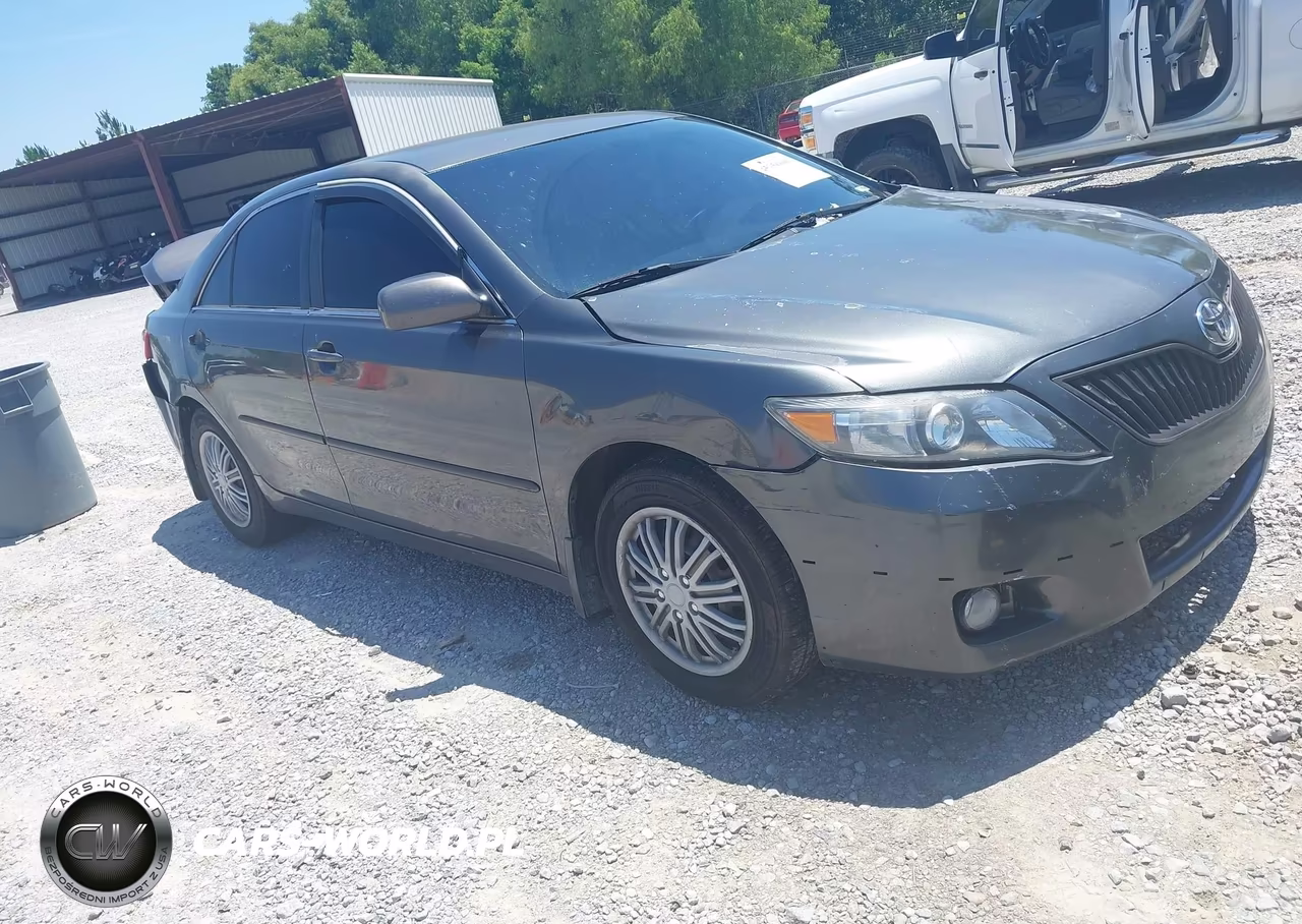 2010 Toyota Camry Le – zdjęcie 1 z 11