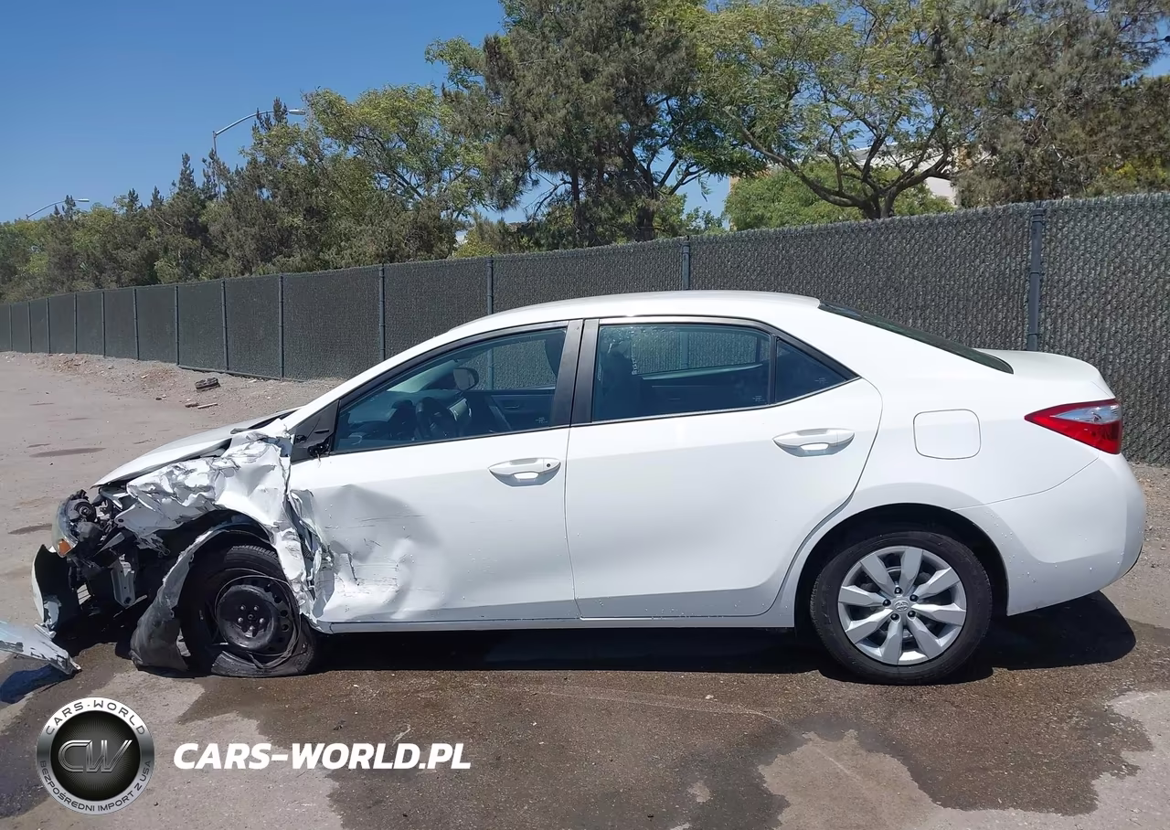 2016 Toyota Corolla Le VIN:5YFBURHEXGP513256 - 14