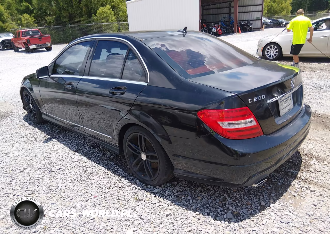 2012 Mercedes-Benz C 250 Sport VIN:WDDGF4HB5CR196470 - 3