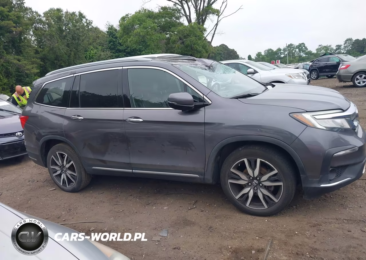 2019 Honda Pilot Touring VIN:5FNYF6H9XKB023037 - 13