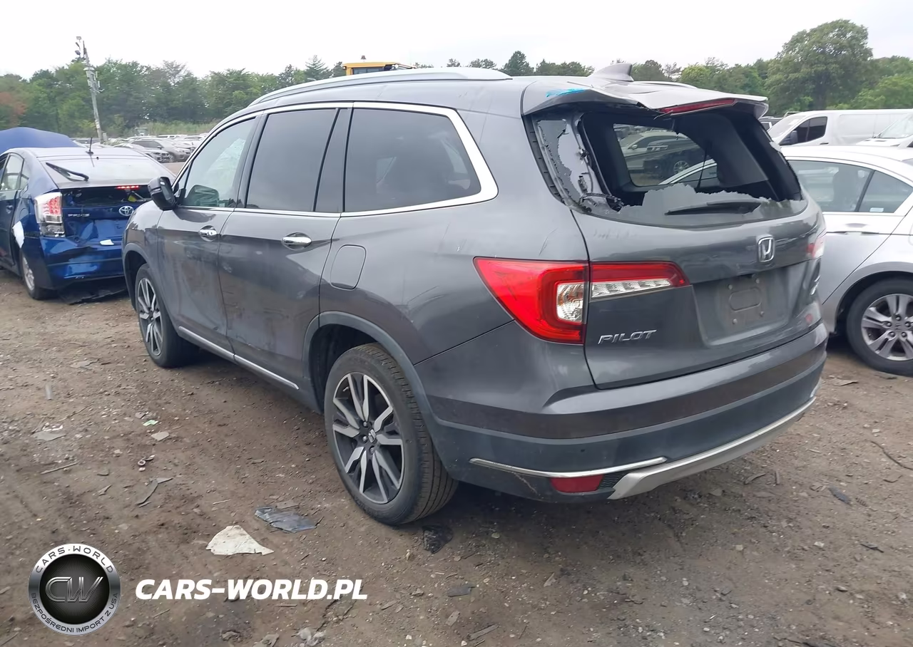 2019 Honda Pilot Touring VIN:5FNYF6H9XKB023037 - 3