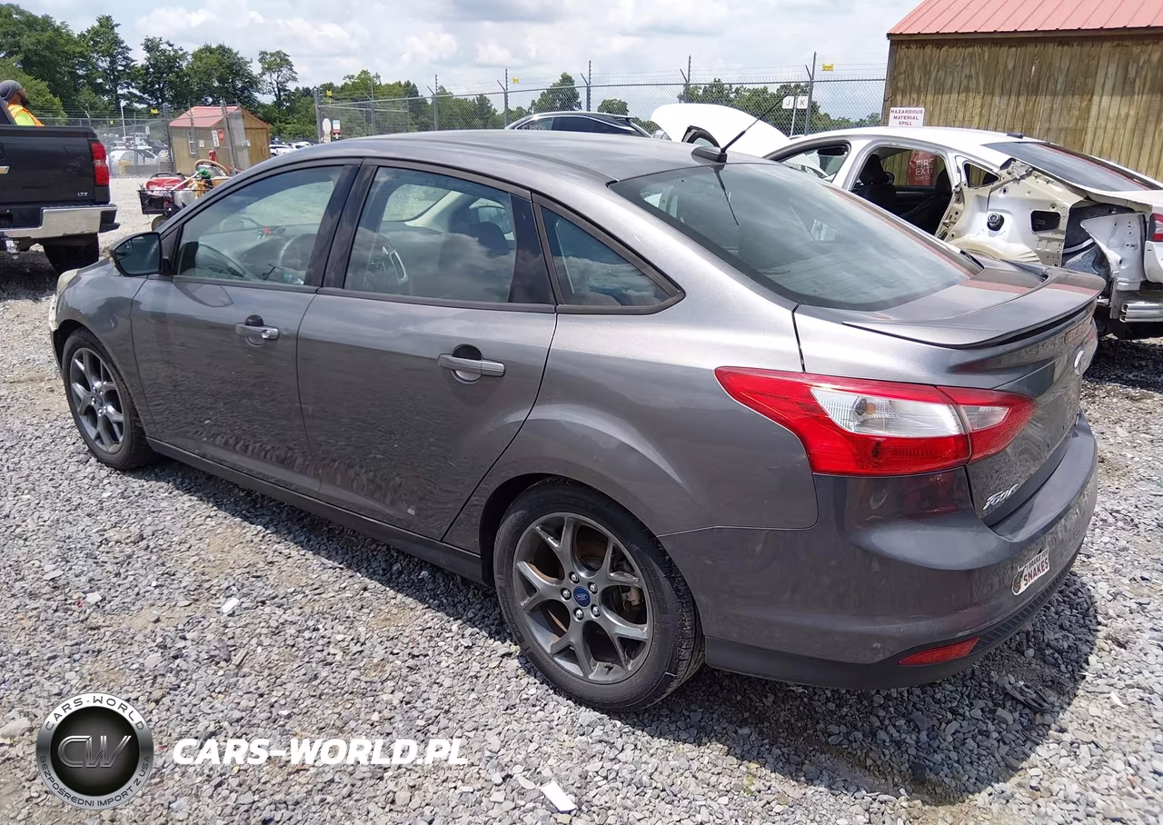 2014 Ford Focus Se VIN:1FADP3F23EL122581 - 3