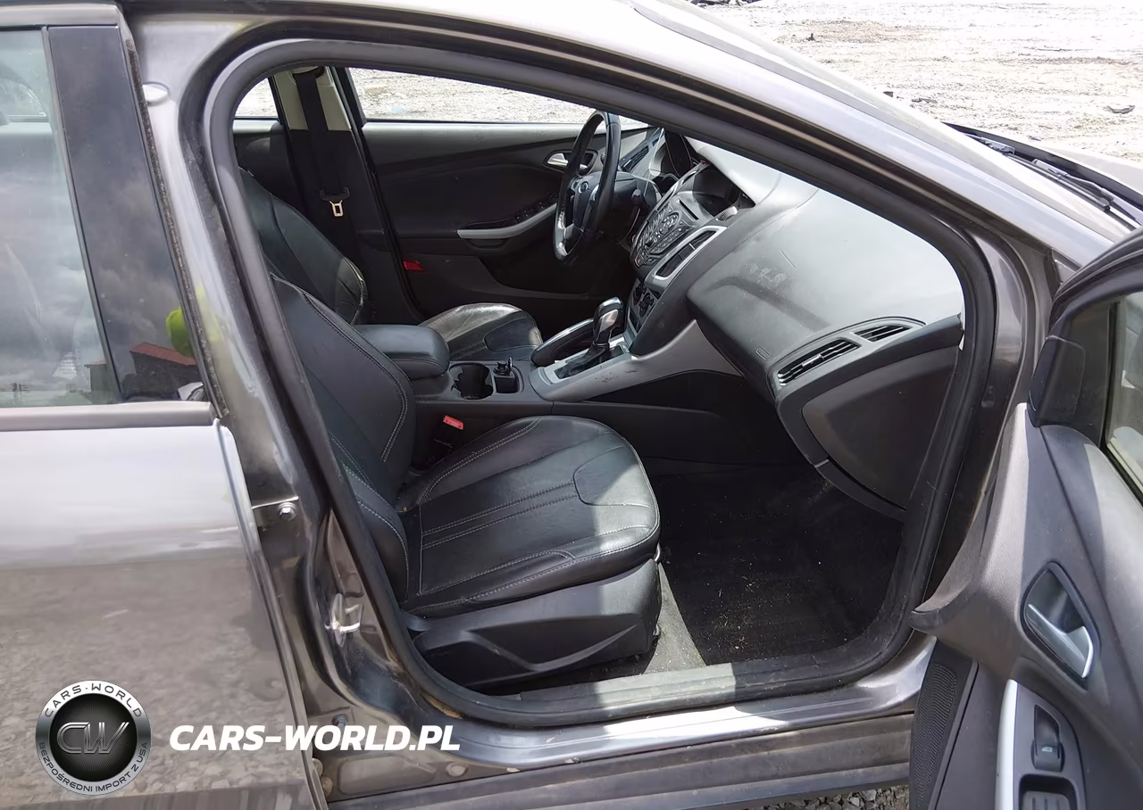 2014 Ford Focus Se VIN:1FADP3F23EL122581 - 5